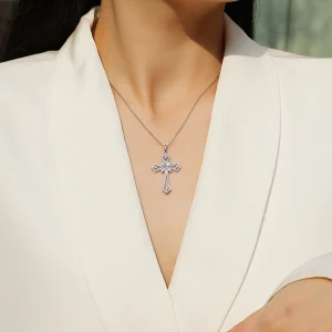 Luxury Moissanite Floral Pendant Jewelry